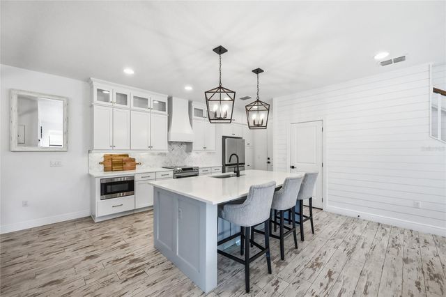 1033 WILKS AVENUE, Orlando, FL 32809