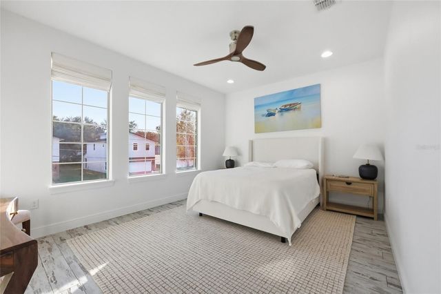 1033 WILKS AVENUE, Orlando, FL 32809