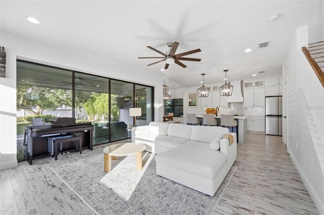 1033 WILKS AVENUE, Orlando, FL 32809