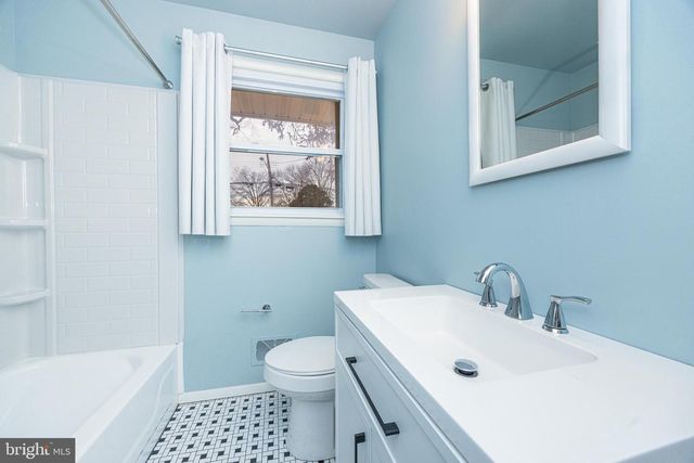 44 MATTHEW DR, Hamilton, NJ 08690