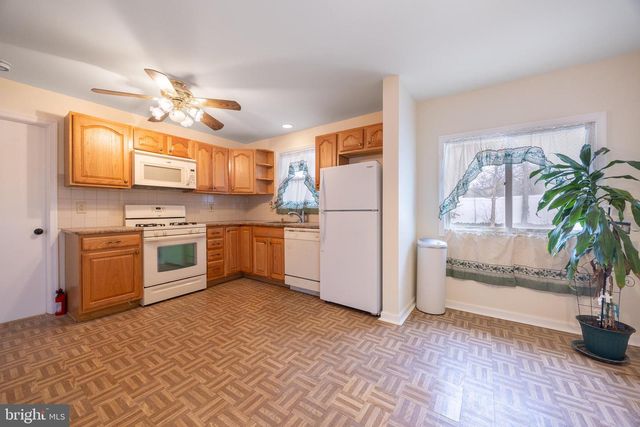 44 MATTHEW DR, Hamilton, NJ 08690