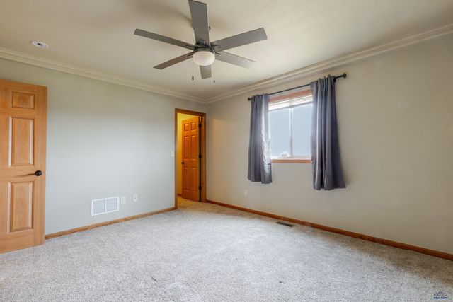 722 RADIAL LN, Box Elder, SD 57719