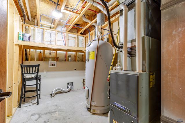 722 RADIAL LN, Box Elder, SD 57719