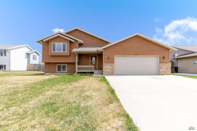 722 RADIAL LN, Box Elder, SD 57719