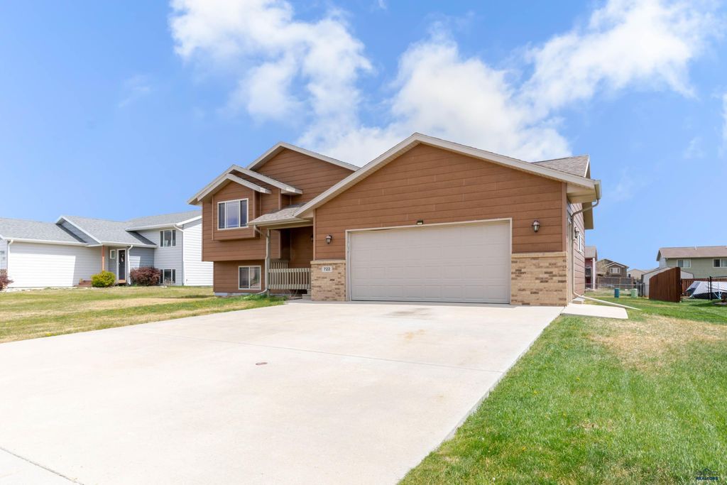 722 RADIAL LN, Box Elder, SD 57719