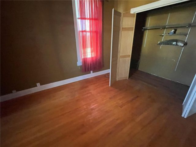 724 E Clinton Street, Clinton, MO 64735