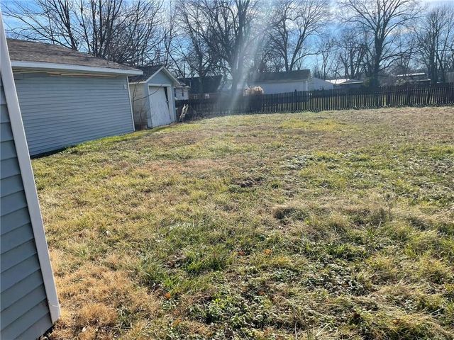 724 E Clinton Street, Clinton, MO 64735