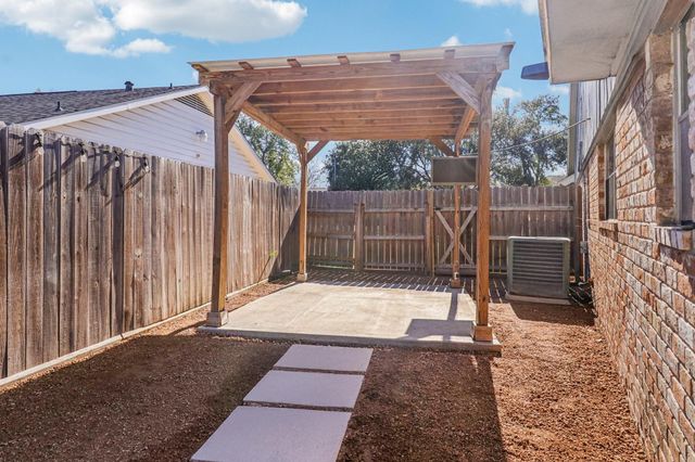 7114 Bayou Forest Drive, Houston, TX 77088