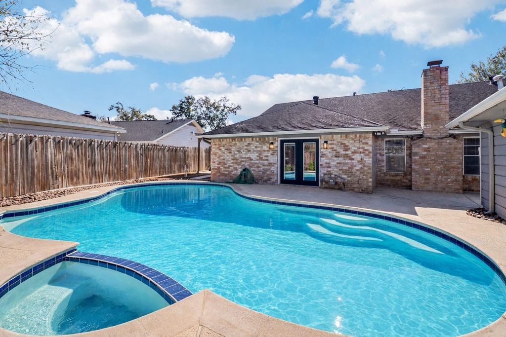 7114 Bayou Forest Drive, Houston, TX 77088