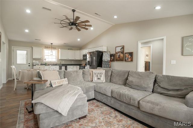 166 Cypress Drive, Sikeston, MO 63801