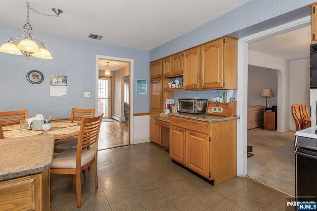 40 17th Avenue, Elmwood Park, NJ 07407
