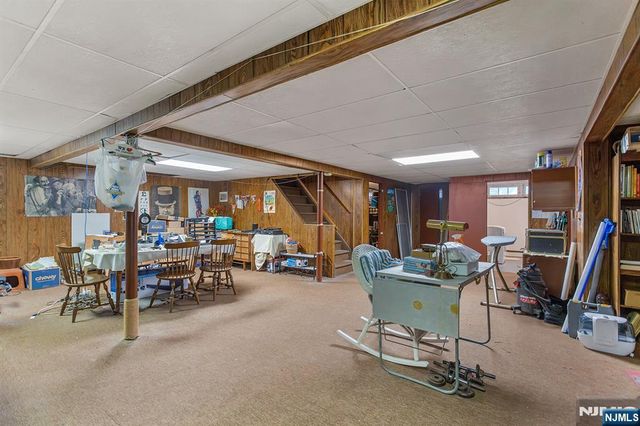 40 17th Avenue, Elmwood Park, NJ 07407