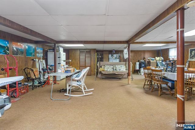 40 17th Avenue, Elmwood Park, NJ 07407