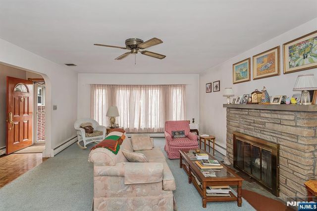 40 17th Avenue, Elmwood Park, NJ 07407