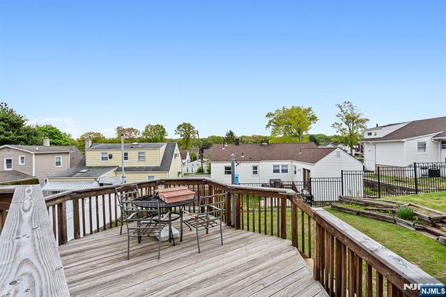 40 17th Avenue, Elmwood Park, NJ 07407