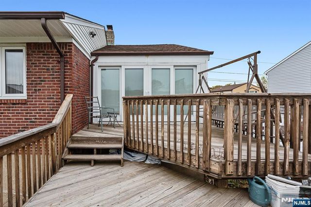 40 17th Avenue, Elmwood Park, NJ 07407