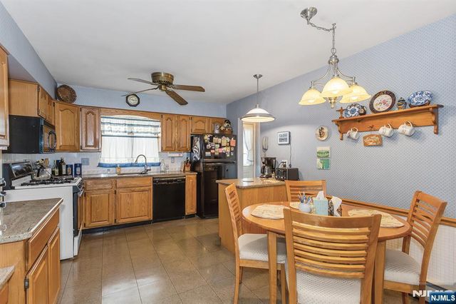 40 17th Avenue, Elmwood Park, NJ 07407
