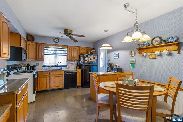 40 17th Avenue, Elmwood Park, NJ 07407