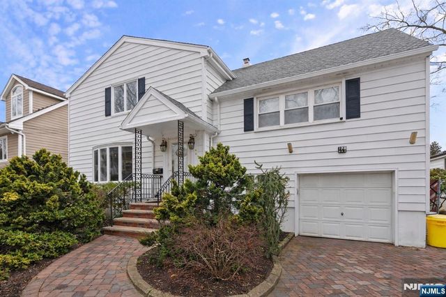 792 Washburn Street, Teaneck, NJ 07666