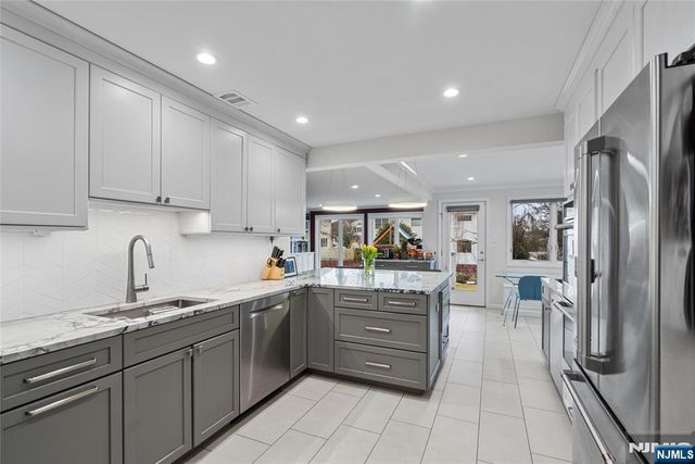 792 Washburn Street, Teaneck, NJ 07666