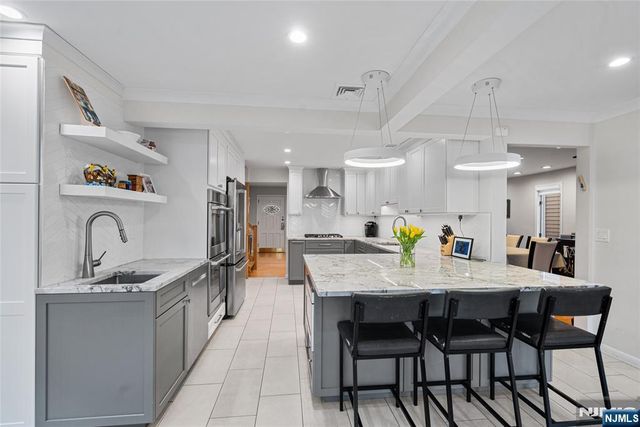 792 Washburn Street, Teaneck, NJ 07666