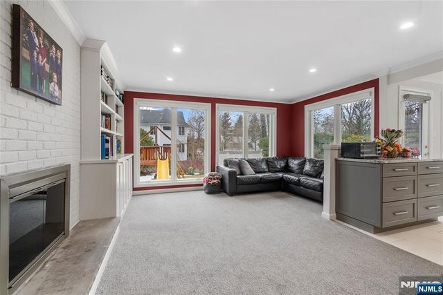 792 Washburn Street, Teaneck, NJ 07666