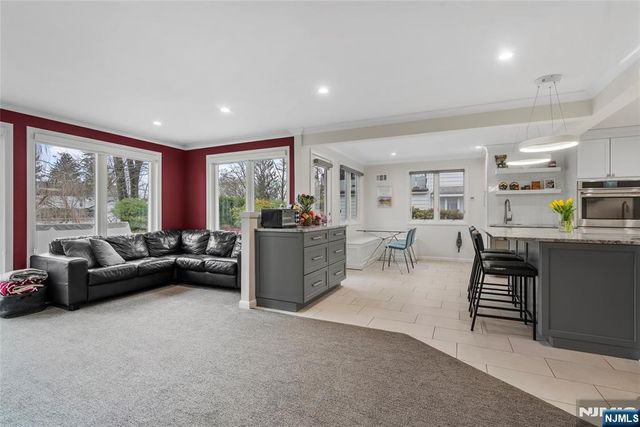 792 Washburn Street, Teaneck, NJ 07666