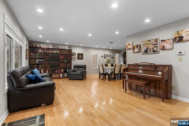 792 Washburn Street, Teaneck, NJ 07666