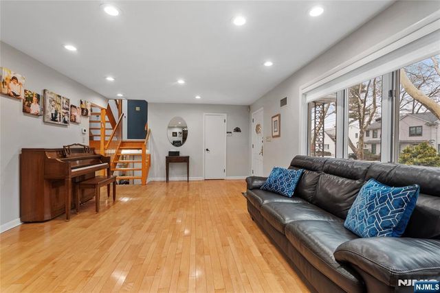 792 Washburn Street, Teaneck, NJ 07666