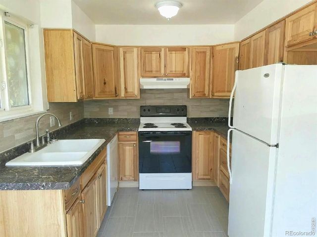 706 Darby Court, Longmont, CO 80501