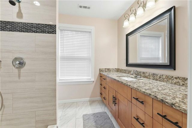 215 Kingswood Lane, Fayetteville, GA 30215