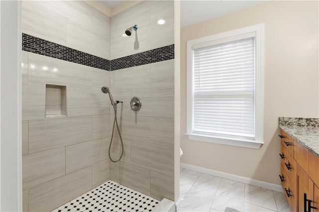 215 Kingswood Lane, Fayetteville, GA 30215