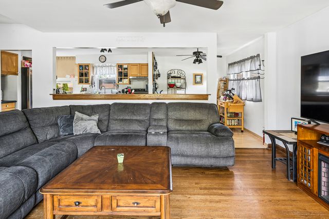 8330 Gross Point Road, Morton Grove, IL 60053