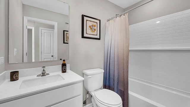 1305 Foxglove Drive, Bartlett, IL 60103