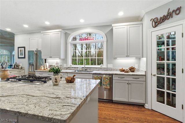 113 Champion Lane, Chagrin Falls, OH 44022