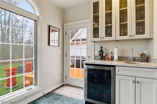 113 Champion Lane, Chagrin Falls, OH 44022