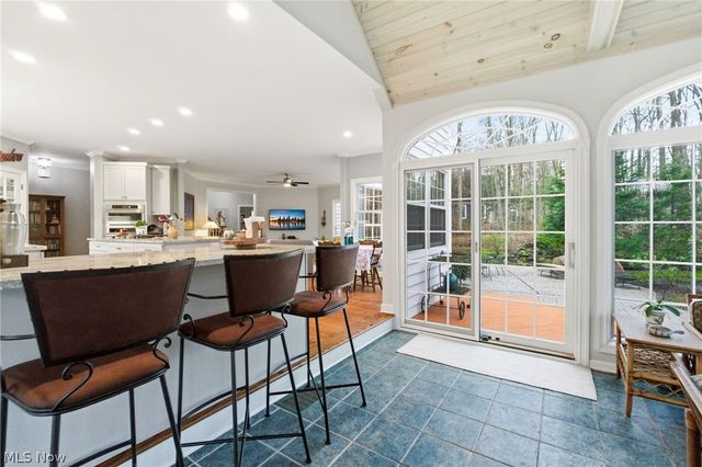 113 Champion Lane, Chagrin Falls, OH 44022