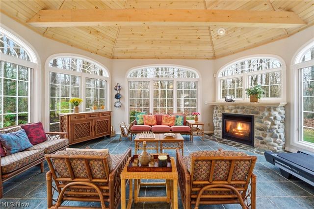 113 Champion Lane, Chagrin Falls, OH 44022