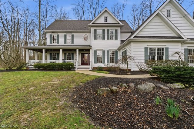 113 Champion Lane, Chagrin Falls, OH 44022