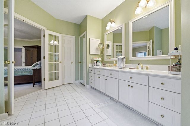 113 Champion Lane, Chagrin Falls, OH 44022