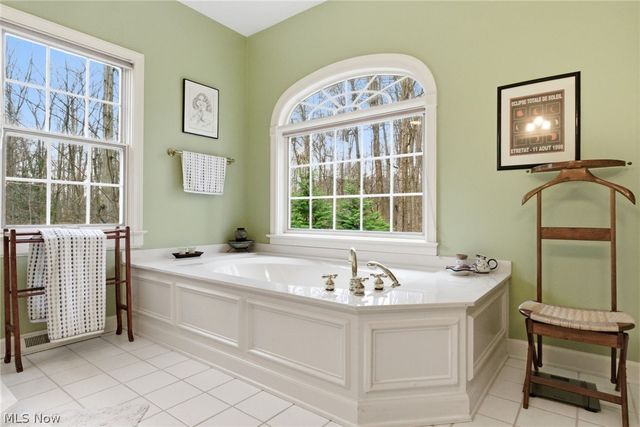 113 Champion Lane, Chagrin Falls, OH 44022