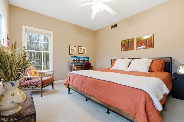 113 Champion Lane, Chagrin Falls, OH 44022