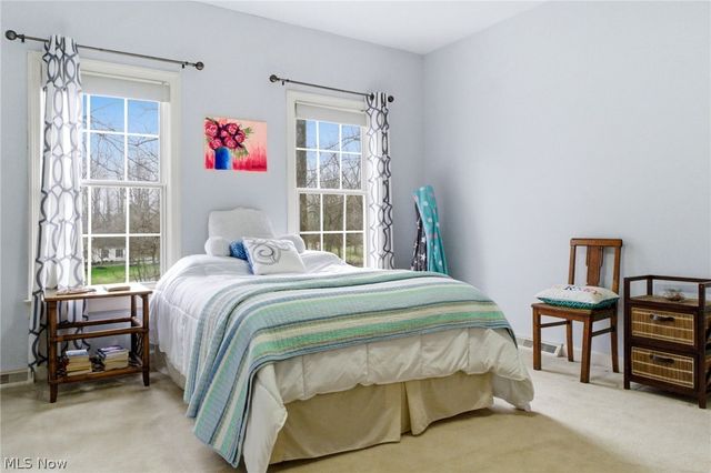 113 Champion Lane, Chagrin Falls, OH 44022