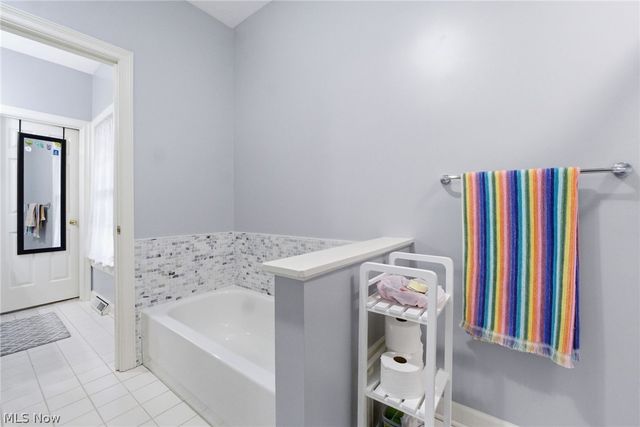 113 Champion Lane, Chagrin Falls, OH 44022