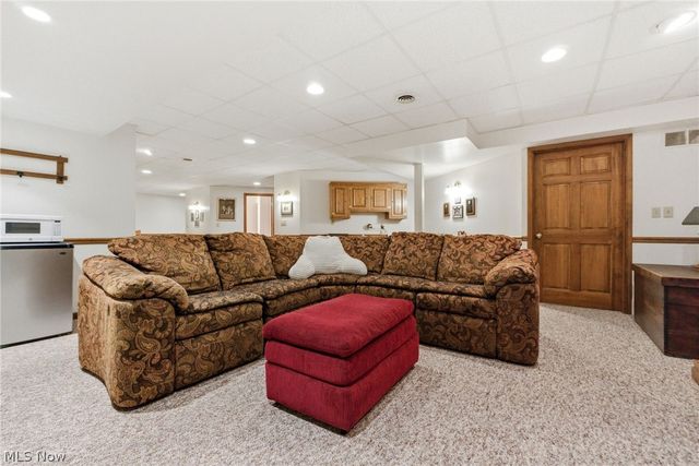 113 Champion Lane, Chagrin Falls, OH 44022