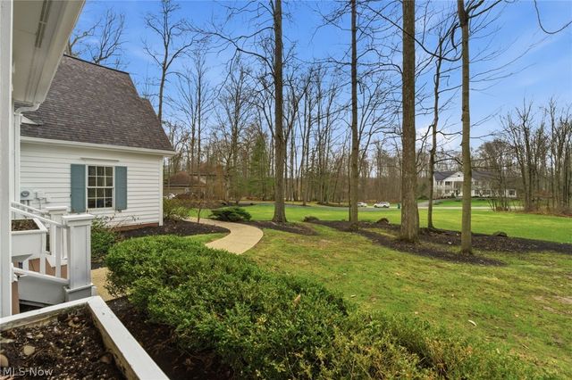 113 Champion Lane, Chagrin Falls, OH 44022