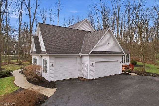 113 Champion Lane, Chagrin Falls, OH 44022