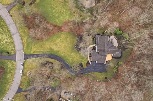 113 Champion Lane, Chagrin Falls, OH 44022