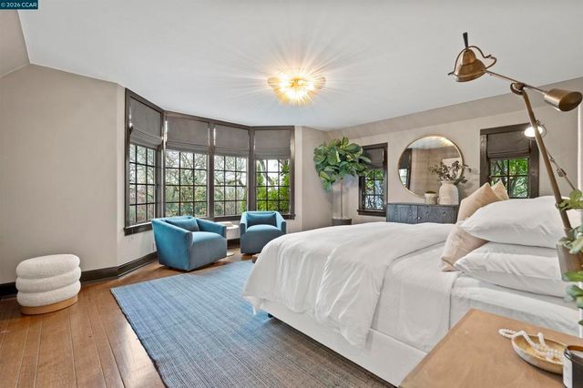 33 La Noria, Orinda, CA 94563