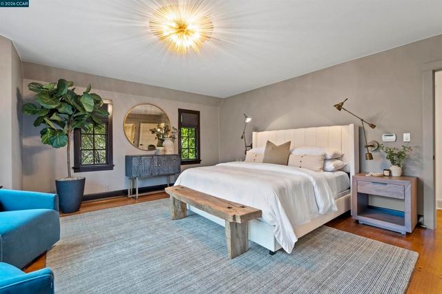 33 La Noria, Orinda, CA 94563